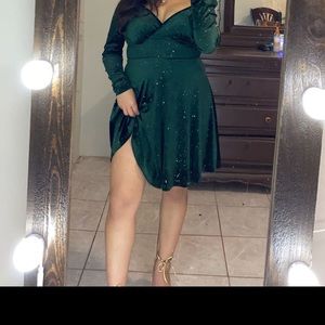 Worn once velvet green dress